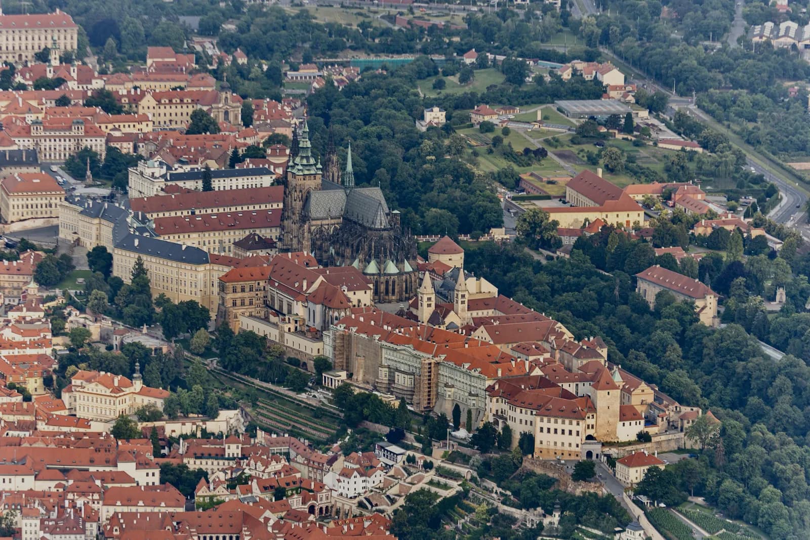 Pražský hrad z ptačí perspektivy